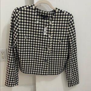 Chic Black and White Houndstooth Jacket